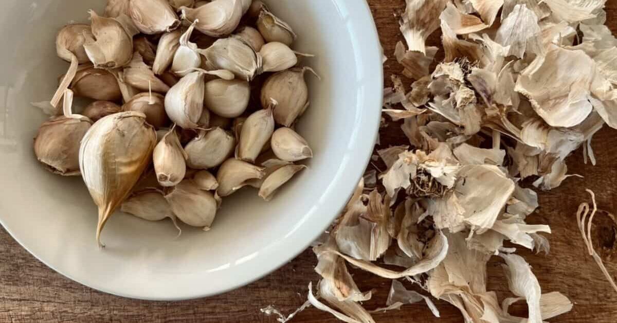 Garlic cloves peel ready for planting